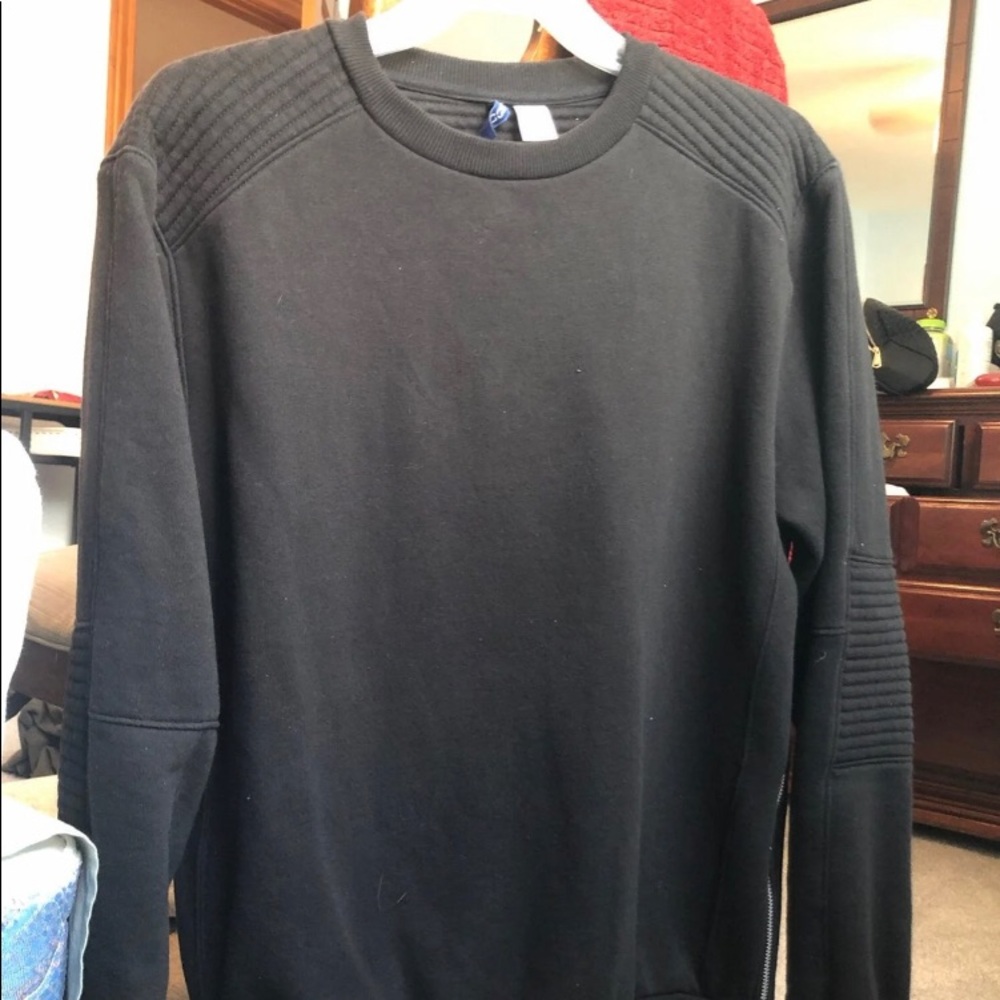 Men’s Black Sweatshirt